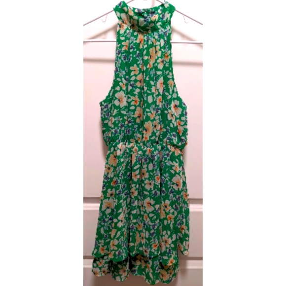 BEAUTIFUL Sienna Sky Floral Mini Halter Dress Size Large 🤍 - Picture 1 of 3